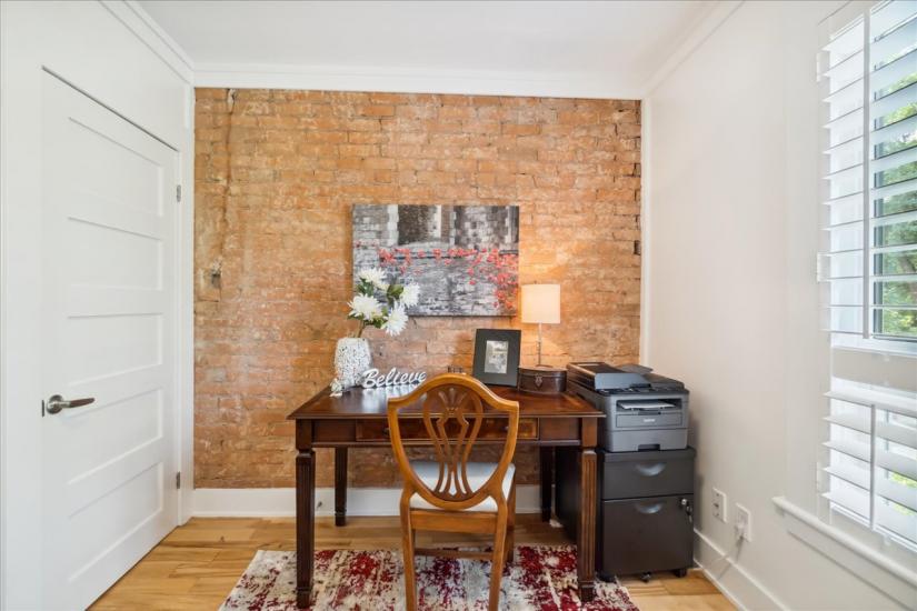 Property listing for 310 Locke St. S., Hamilton, ON