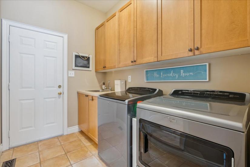 Property listing for #101-100 Beddoe Dr., Hamilton, ON