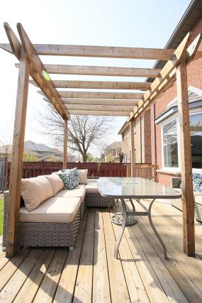 Property listing for 39 Benvenuto Cres., Hamilton, ON