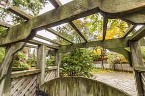 Property listing for 675 Scenic Dr., Hamilton, ON