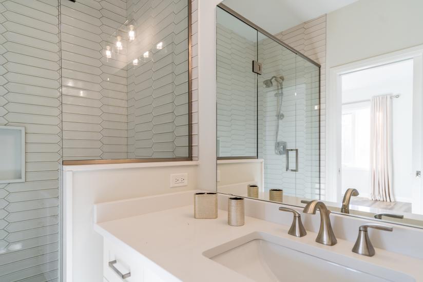 Property listing for 2 Dennis Drive, Smithville, Ontario