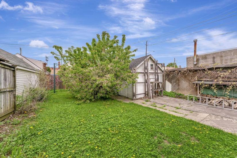 Property listing for 4 Park Row S., Hamilton, ON