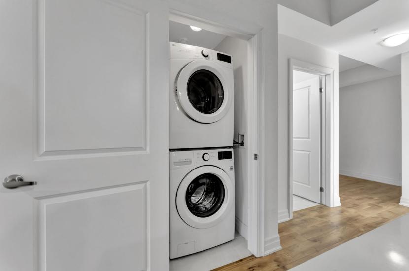 Property listing for #809-81 Robinson St., Hamilton, ON
