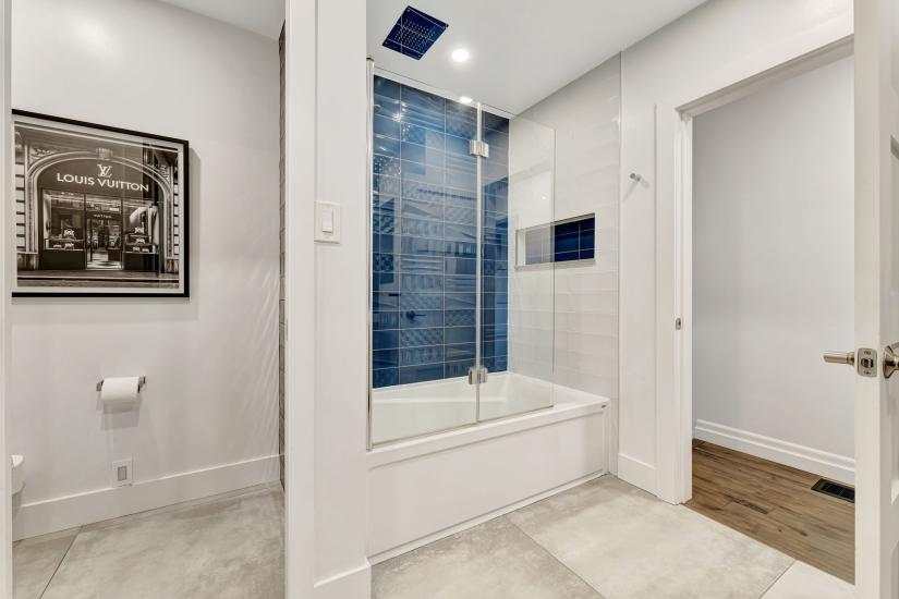 Property listing for 672 Hiawatha Blvd., Ancaster, ON