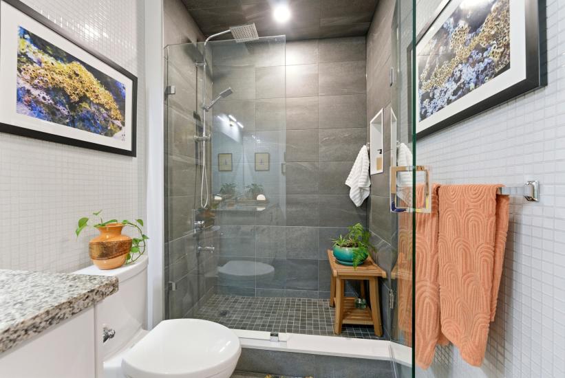 Property listing for #PH4-112 King St. E., Hamilton, ON