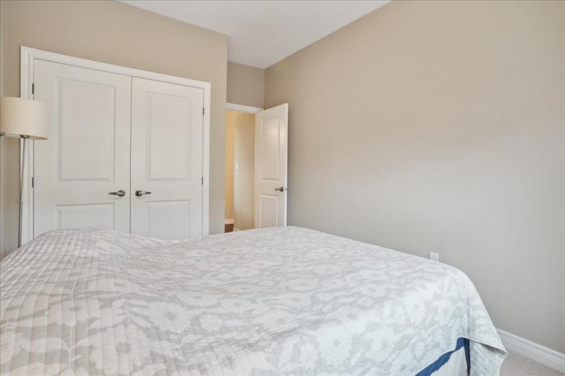 Property listing for 62 Gaddye Lane, Binbrook, ON