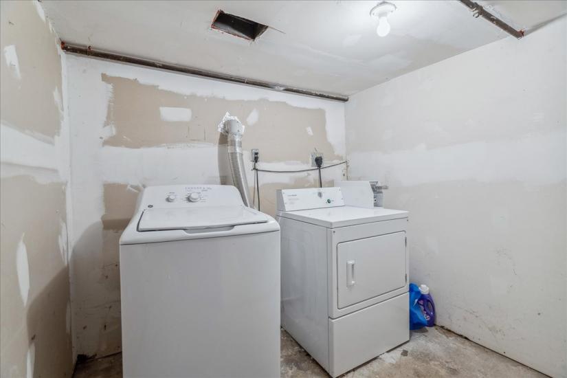 Property listing for 5 Cumberland Ave., Hamilton, ON