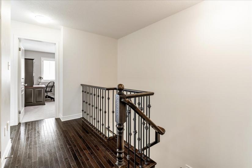 Property listing for 36 Forest Valley Cres., Dundas, ON