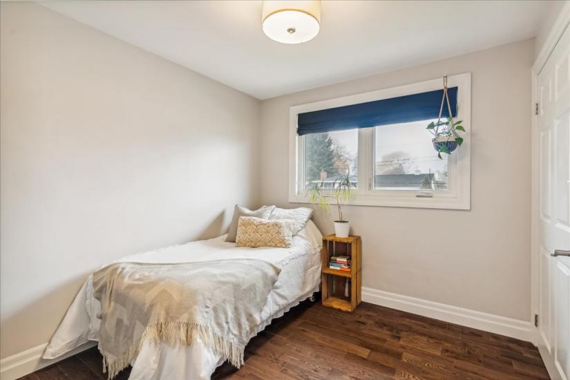 Property listing for 9 Holbrook Rd., Hamilton, ON