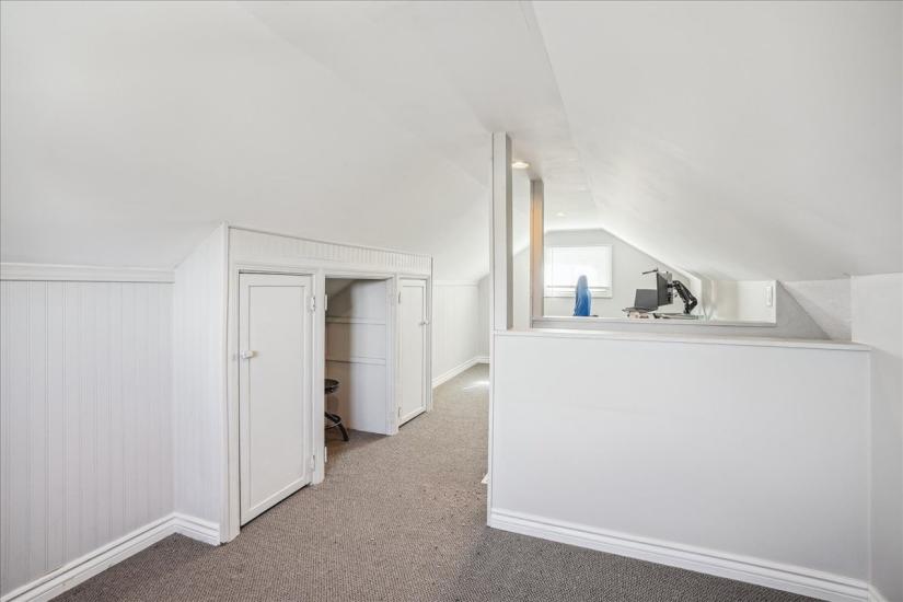 Property listing for 733 Dunn Ave., Hamilton, ON