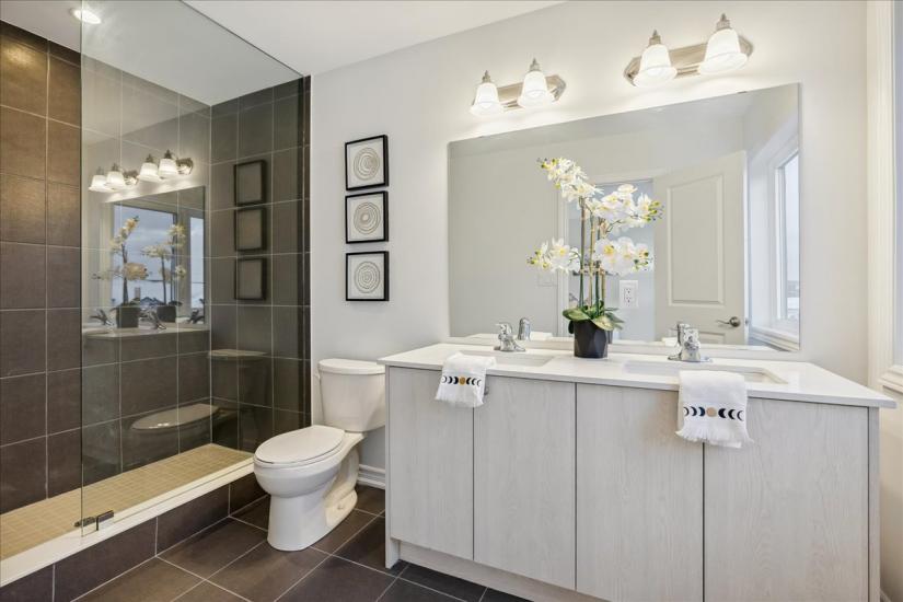Property listing for 46 Capstone Lane, Hamilton, ON
