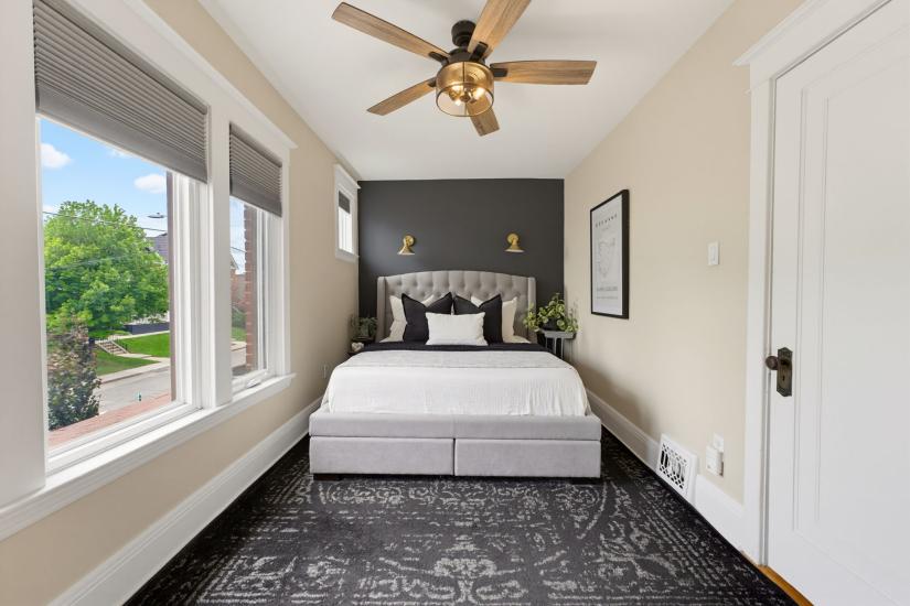 Property listing for 394 Charlton Ave. W., Hamilton, ON