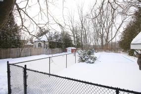 Property listing for 28 Lloyminn Ave., Ancaster, ON
