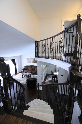 Property listing for 32 Wade Rd., Ancaster, ON