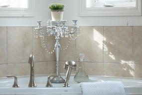 Property listing for 48 Gregorio Court, Ancaster, ON