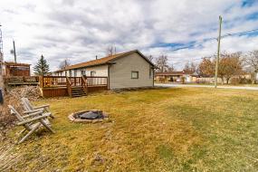 Property listing for 9 Barbara St., Smithville, Ontario