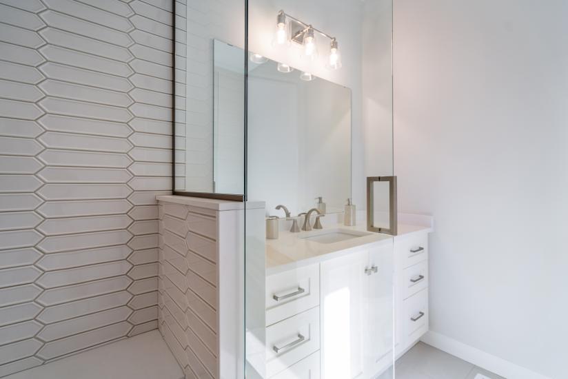 Property listing for 2 Dennis Drive, Smithville, Ontario