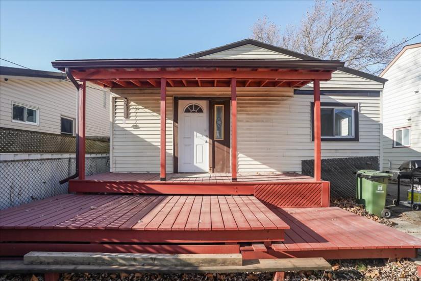 Property listing for 276 Ivon Ave., Hamilton, ON