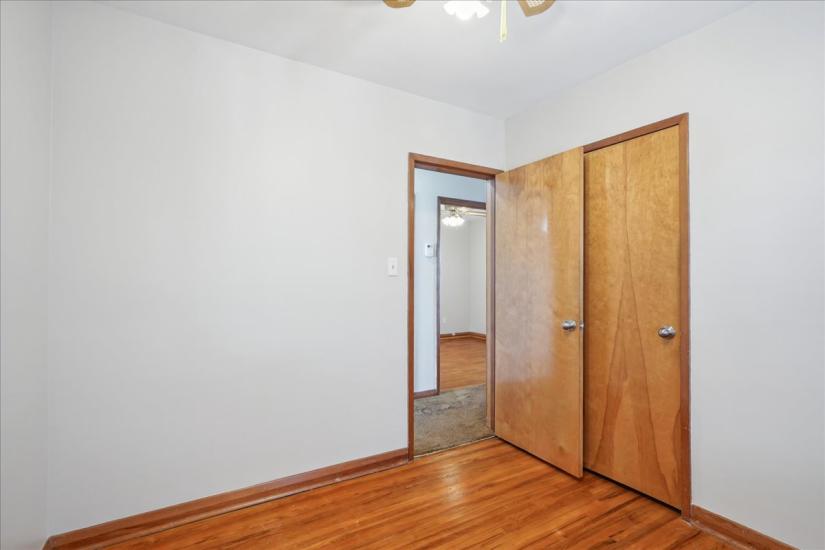 Property listing for 16 Greenwood St., Hamilton, ON