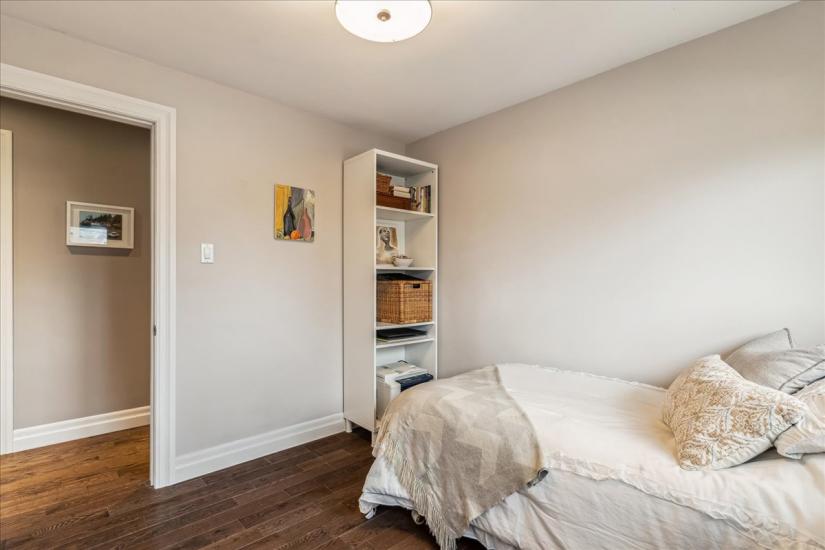 Property listing for 9 Holbrook Rd., Hamilton, ON