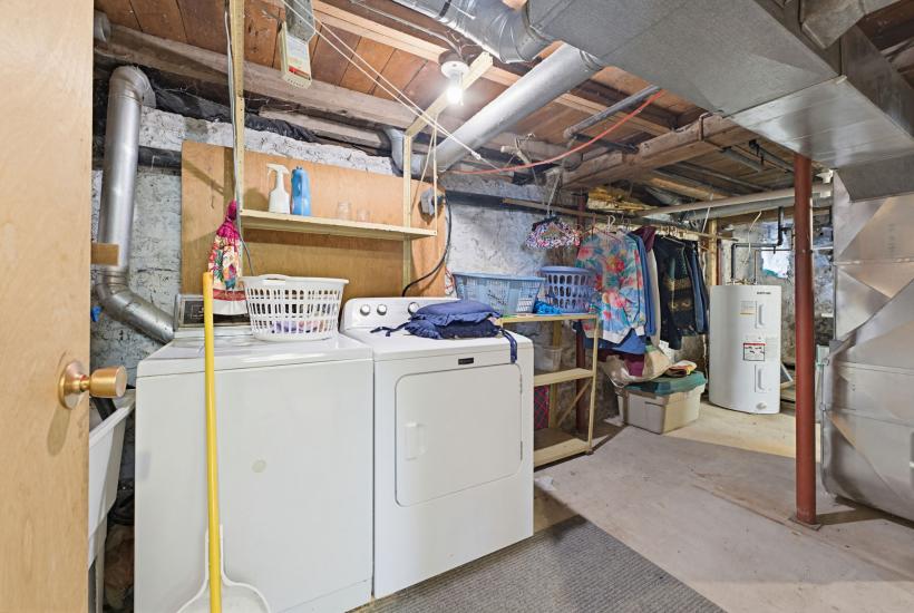 Property listing for 111 Sydenham St., Dundas, ON