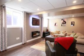 Property listing for 155 Garinger Cres., Hamilton, ON