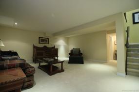 Property listing for 32 Toulon Ave., Ancaster, ON