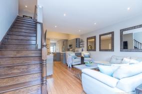 Property listing for 10 Kopperfield Lane, Glancaster, ON