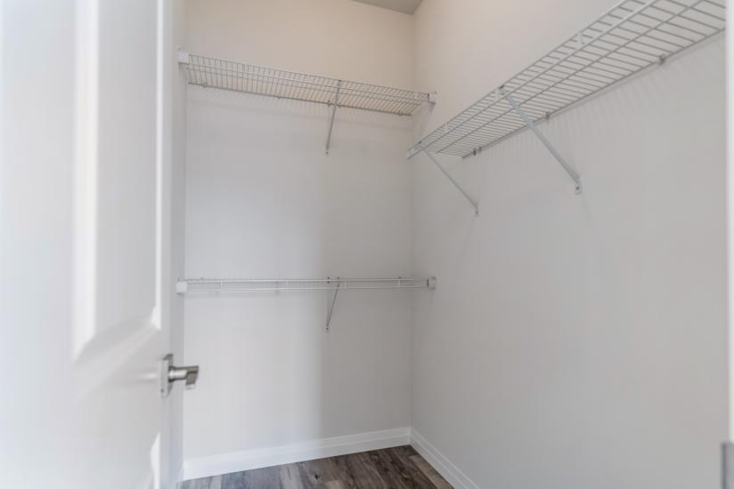 Property listing for 2 Dennis Drive, Smithville, Ontario