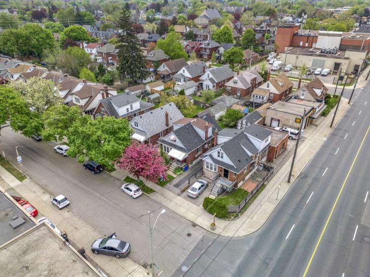 Property listing for 4 Park Row S., Hamilton, ON