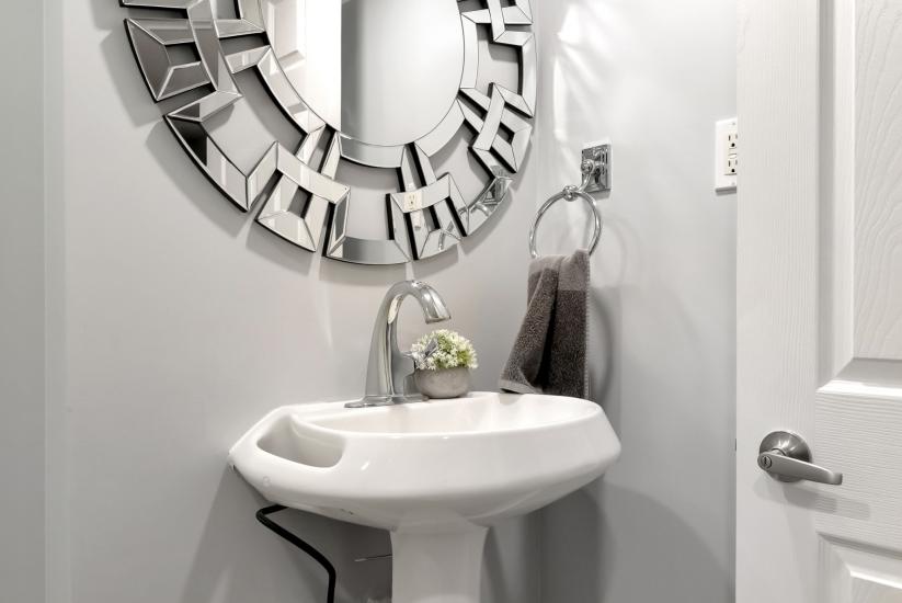 Property listing for 746 Roxborough Ave., Hamilton, ON