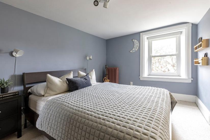 Property listing for 982 HWY 8, Stoney Creek, ON