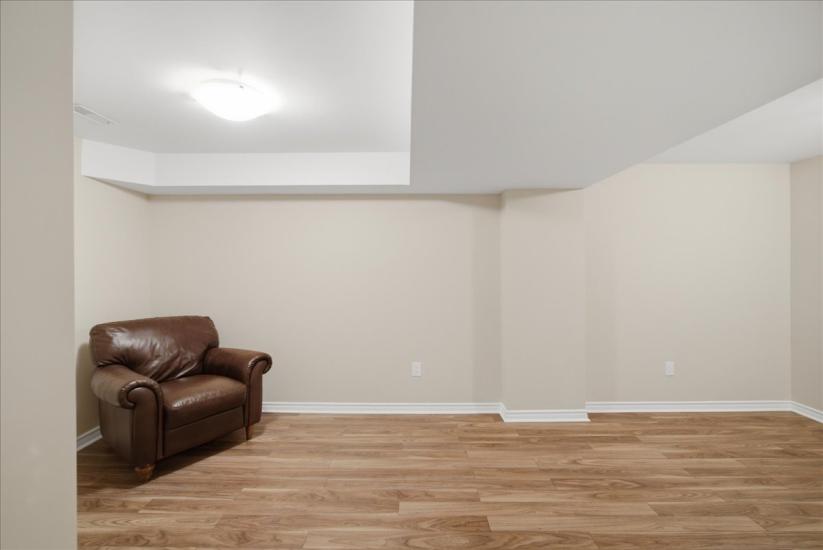 Property listing for 40 Whitwell Way, Binbrook, ON