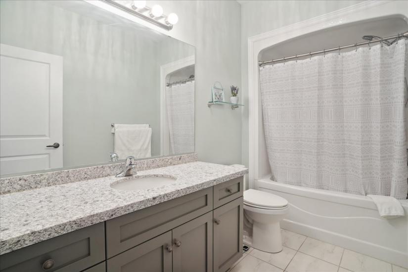 Property listing for 62 Gaddye Lane, Binbrook, ON