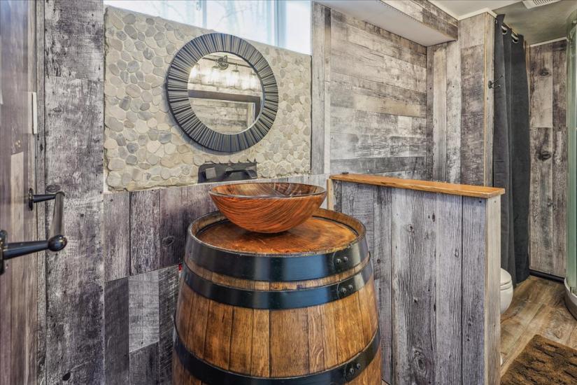 Property listing for L-1566 Caistorville Rd., Caistor Centre, ON