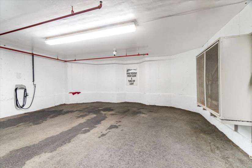 Property listing for #208-990 Golf Links Rd., Ancaster, ON