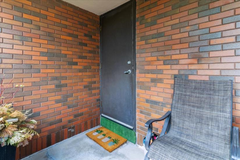 Property listing for #305-222 Jackson St. W., Hamilton, ON