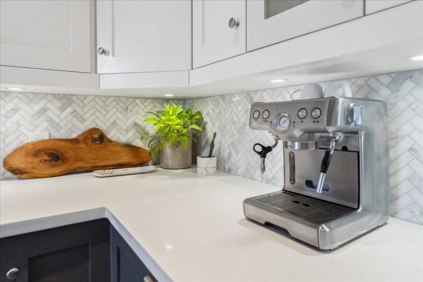 Property listing for 179 Hess St. S., Hamilton, ON