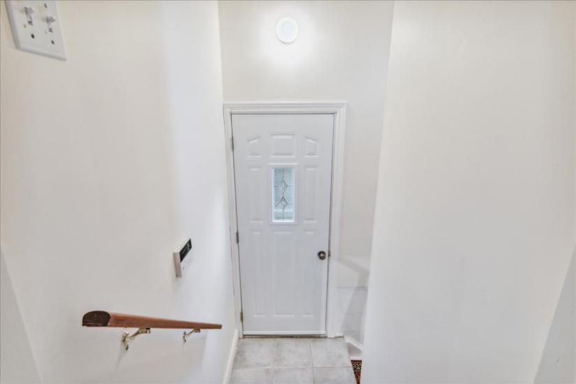 Property listing for 272 East 44th St., Hamilton, ON