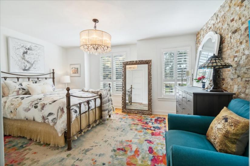 Property listing for 310 Locke St. S., Hamilton, ON