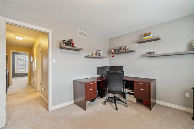 Property listing for #3-437 Highway 8, Stoney Creek, ON