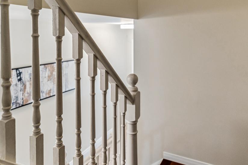 Property listing for 226 Dicenzo Dr., Hamilton, ON