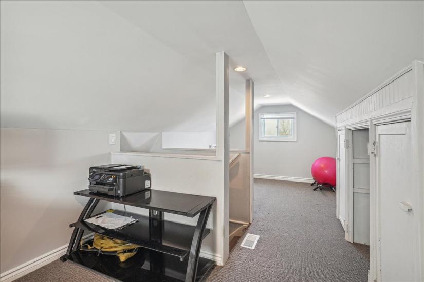 Property listing for 733 Dunn Ave., Hamilton, ON