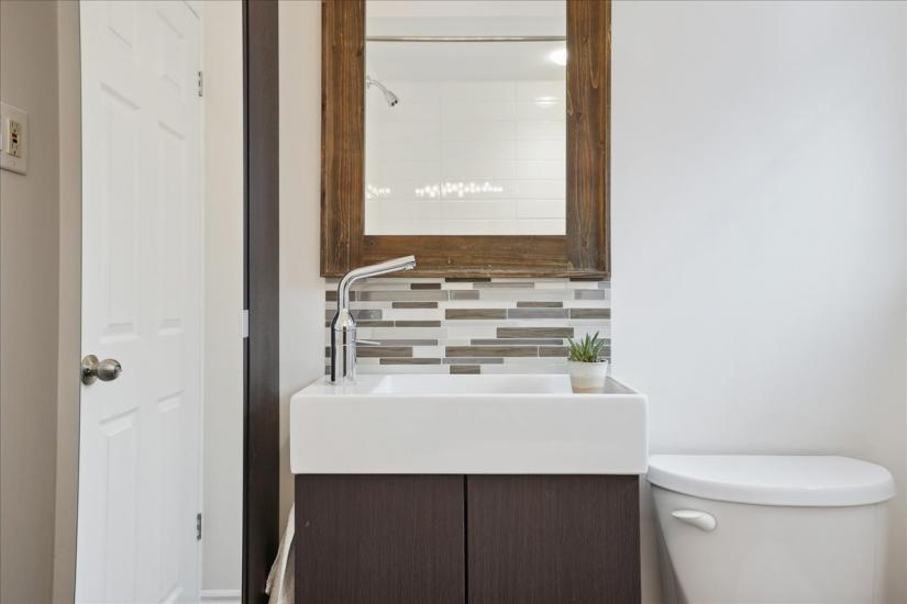 Property listing for 56 Uplands Ave., Hamilton, ON