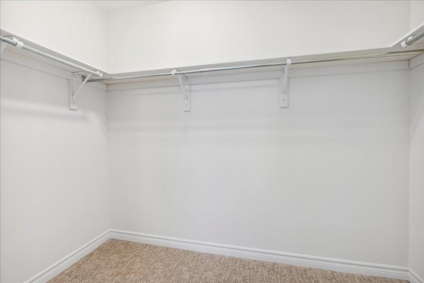 Property listing for 46 Capstone Lane, Hamilton, ON