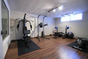 Property listing for 32 Wade Rd., Ancaster, ON