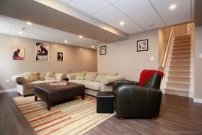 Property listing for 155 Garinger Cres., Hamilton, ON