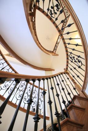 Property listing for 3 Pickard Ave., Ancaster, ON