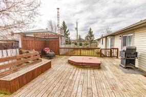 Property listing for 9 Barbara St., Smithville, Ontario