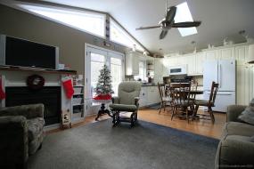 Property listing for 128 York Rd., Dundas, ON